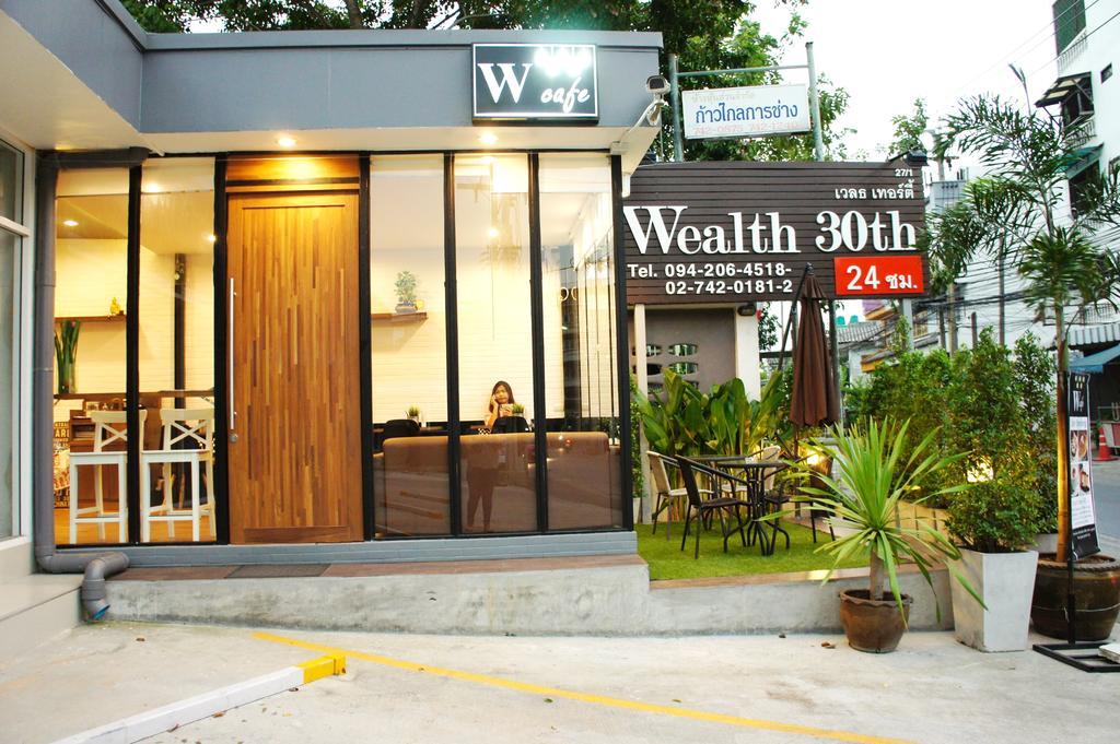 Wealth 30Th Hotel Банкок Екстериор снимка