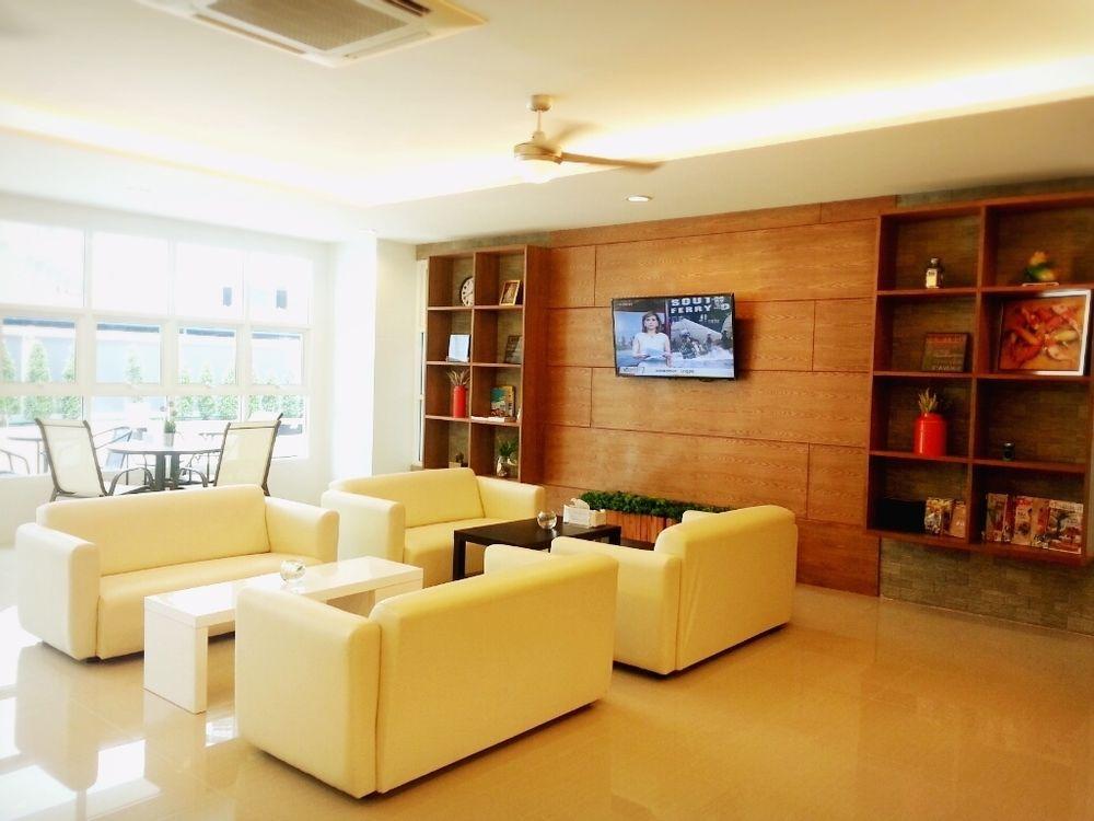 Wealth 30Th Hotel Банкок Екстериор снимка